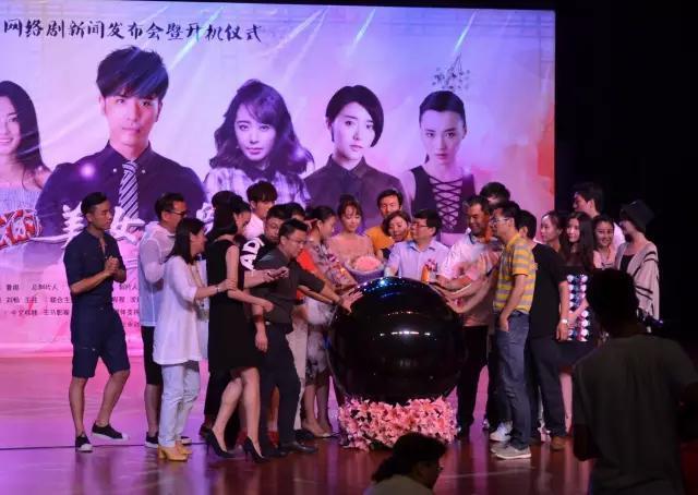 伦敦一家人 产品图片