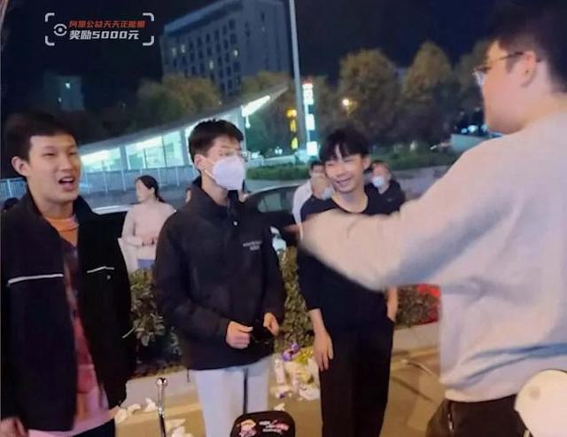 侠僧探案传奇之醉玲珑