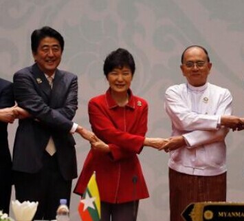 凤凰城等着你 相关产品