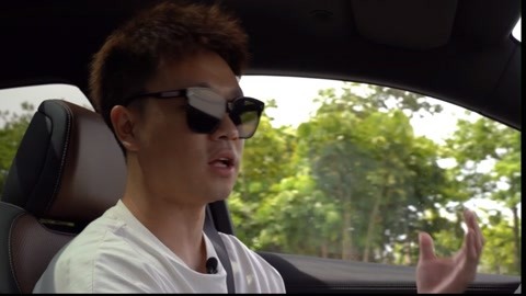 侥幸逃生的司机