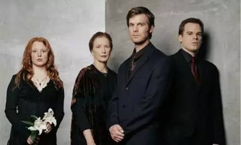 以爱之名 相关产品